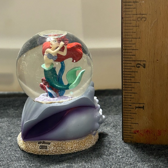 set of four disney princess snowglobes, 2 inches in height - Picture 2 of 5